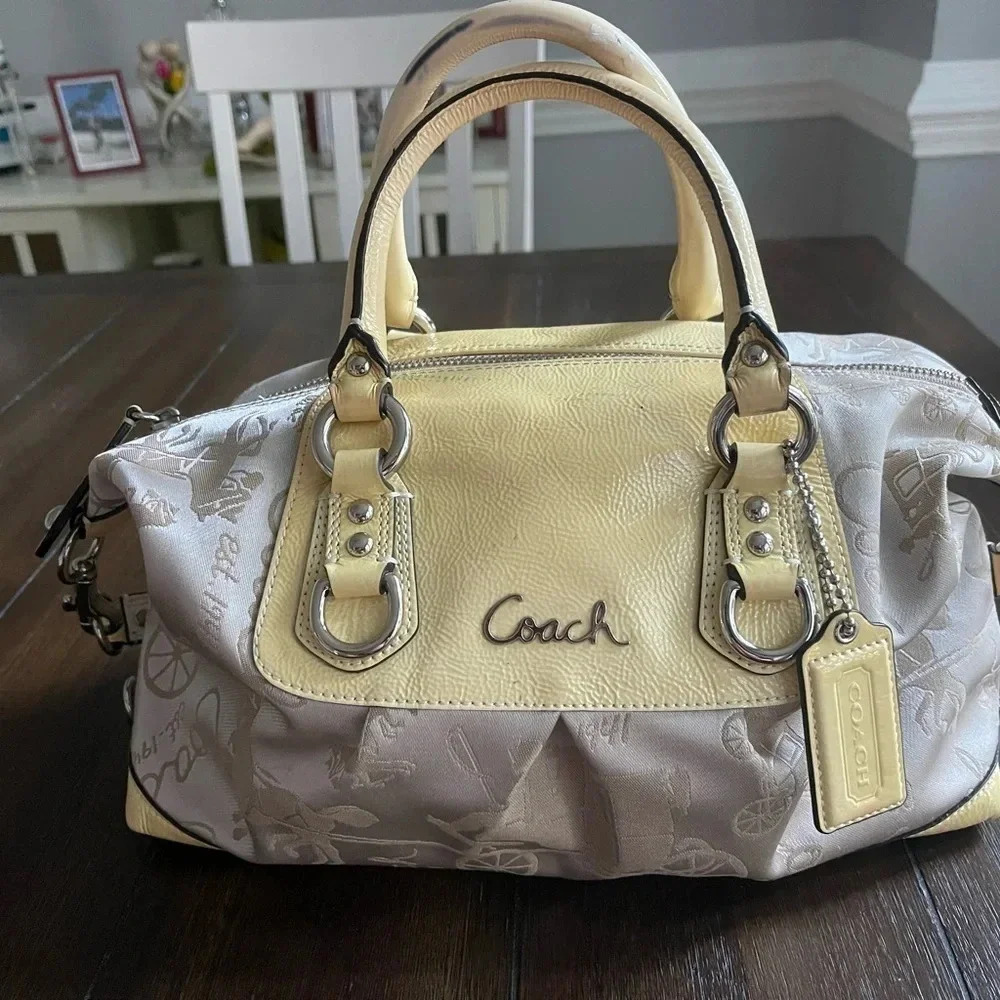 Coach Ashley horse & carriage satchel - Picture 11 of 15